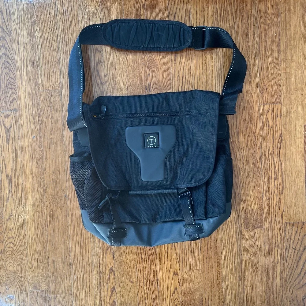 Tumi Tech Messenger Bag - 57012D